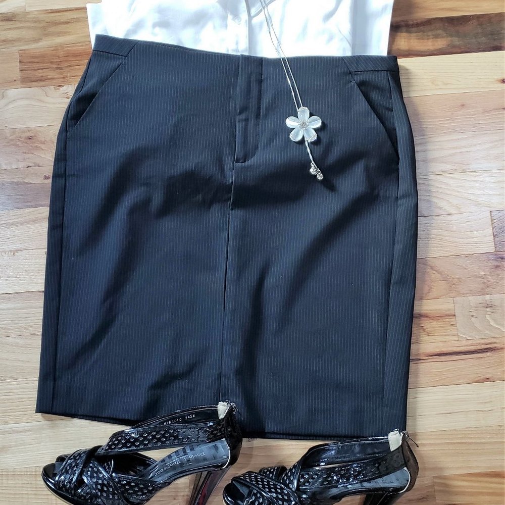 Gap Navy Pinstripe Skirt - Size 8